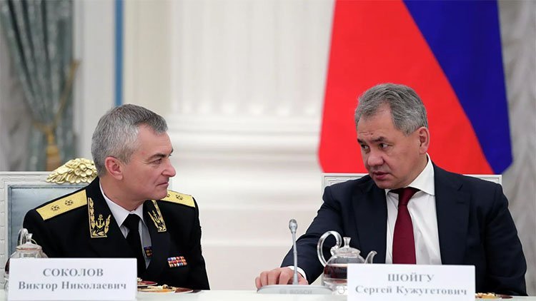 Ukrayna'nın 'öldü' dediği Rus Komutan, Savunma Bakanlığı toplantısına katıldı