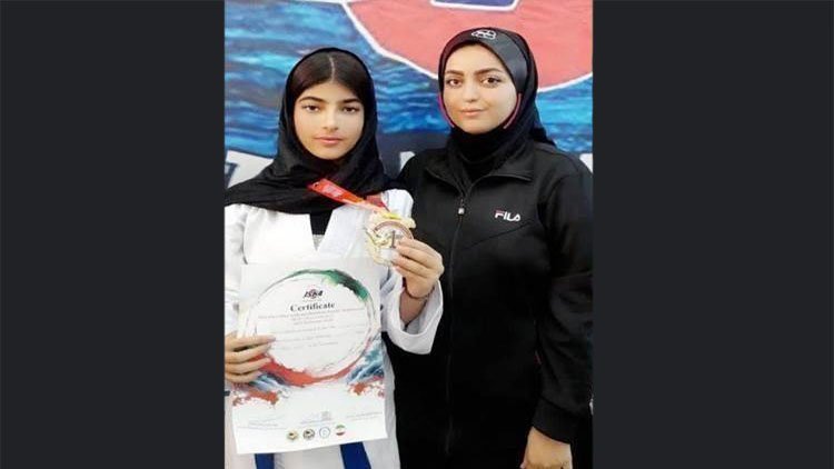 Rojhılatlı Kürt kızı, Uluslararası Karate Şampiyonası’nda birinci oldu