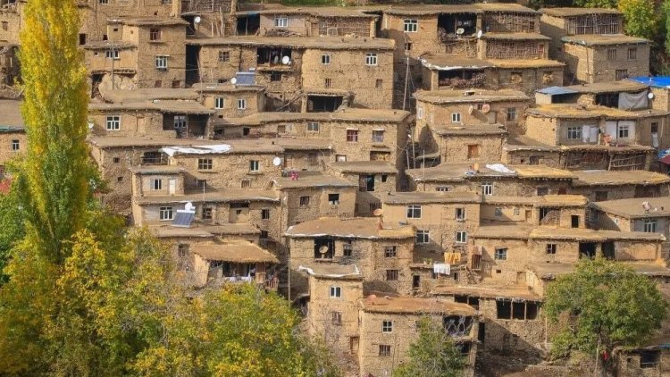 Bitlis Hizan'daki taş ve tahta evler 300 yıldır mimari yapısını koruyor