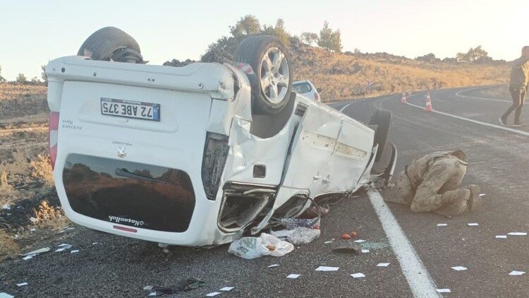 Diyarbakır’da feci kaza: 2 ölü, 3 yaralı