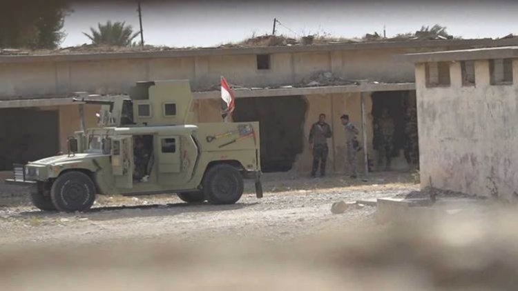 Irak ordusu Kerkük'te Kürt köyünü boşaltıp askeri üs inşa ediyor