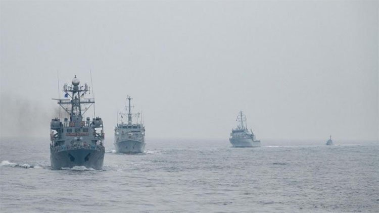 Savaş gemisi olmayan Ukrayna, Rusya'nın donanmasını nasıl engelliyor?