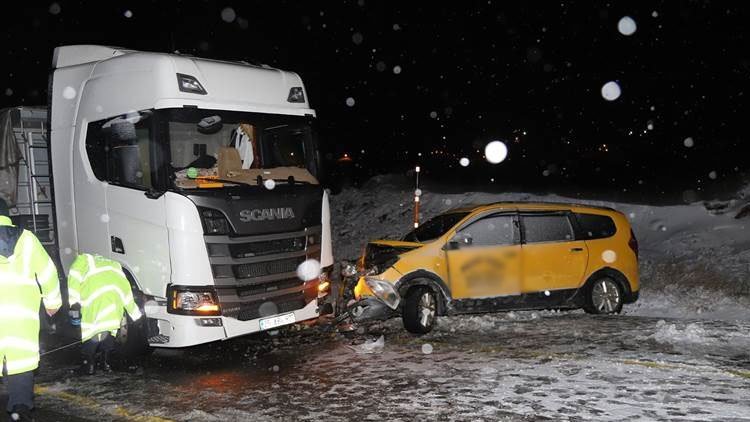 Kars'ta feci kaza:1 ölü, 3 yaralı