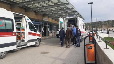 Ağrı'da öğrenci servisi ile kamyonet çarpıştı: 2'si ağır 21 yaralı