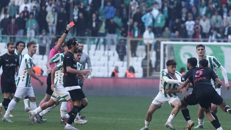 Bursaspor-Diyarbekirspor maçında 'kadro dışı' kararı