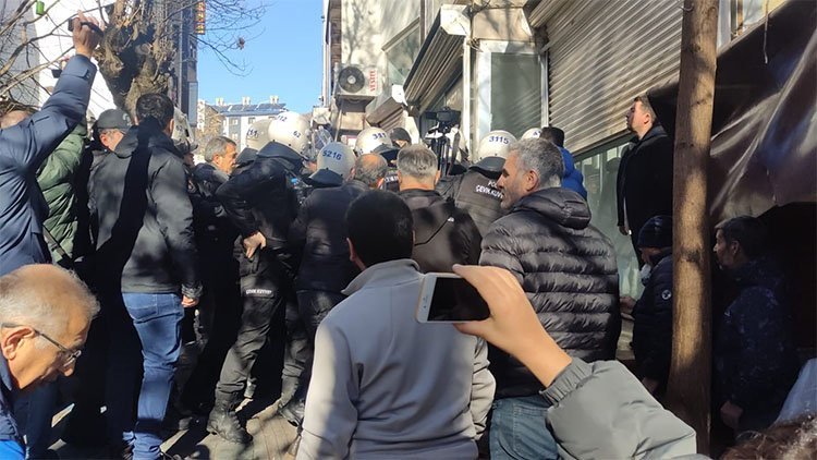  Dersim'de basın açıklamasına polis müdahalesi: 5 gözaltı