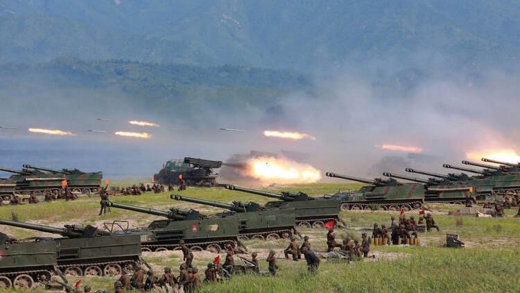 Kore Yarımdası'nda gerilim tırmanıyor: Kuzey Kore 200 top mermisi ateşledi