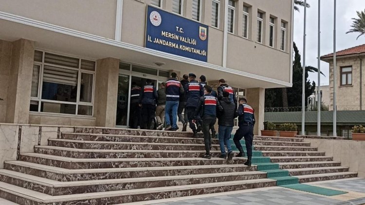 Mersin'de ev baskınları: 7 gözaltı