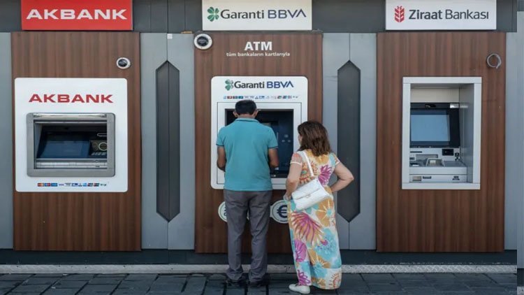 Türk bankaları Rus şirketlerin hesaplarını kapatmaya başladı