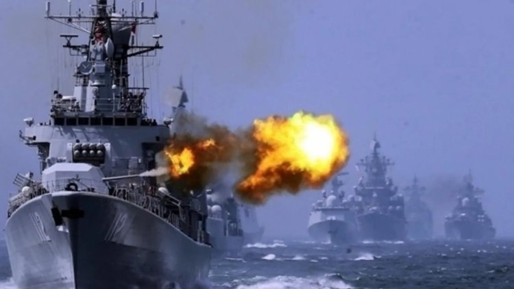 Ukrayna, Karadeniz'de bir Rus füze botunu batırdı