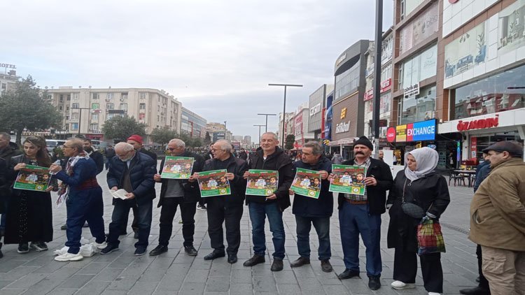 PWK İstanbul’da HEZKURD’ün Kürtçe Seçmeli Derse Çağrı Yapan Etkinliğini Destekledi