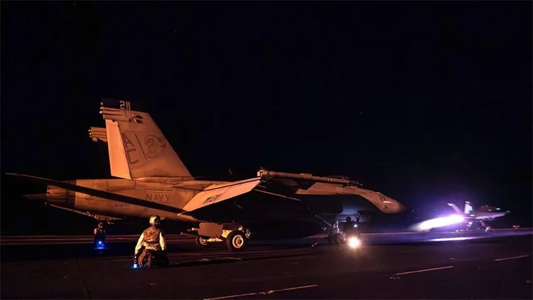 ABD ve İngiltere'den Yemen'e Hava Saldırısı
