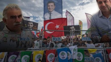 Yahya Munis : Kemalistlerin 'Bir iki dalaveresi ile nöbete giden Kürt Selahaddin’in U dönüşü' günahlarına kefaret olabilir mi?