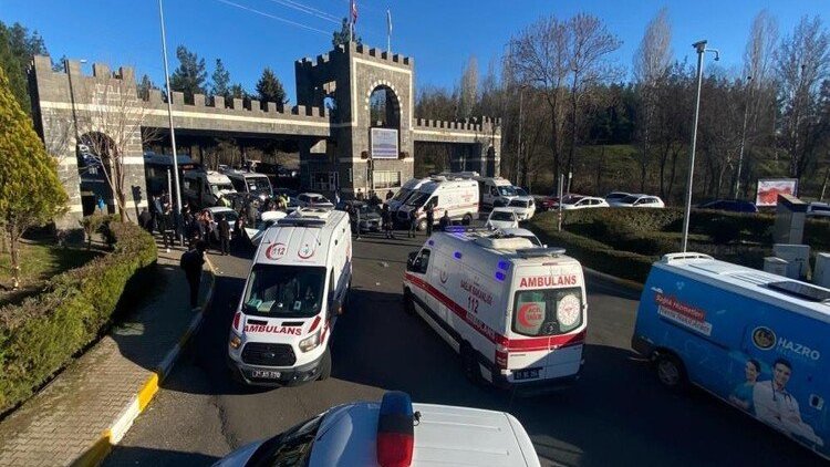 Diyarbakır’da zincirleme kaza: 2'si ağır, 16 yaralı
