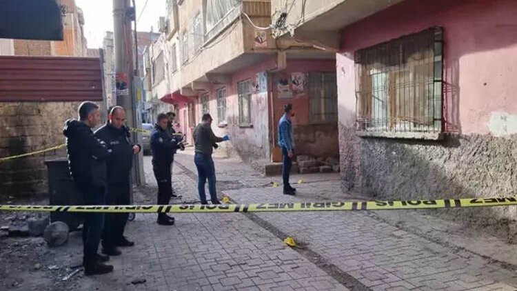 Diyarbakır'da akrabalar silahla çatıştı: 1 ölü, 2 yaralı