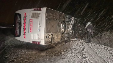 Bingöl’de yolcu otobüsü kaza yaptı: 16 yaralı