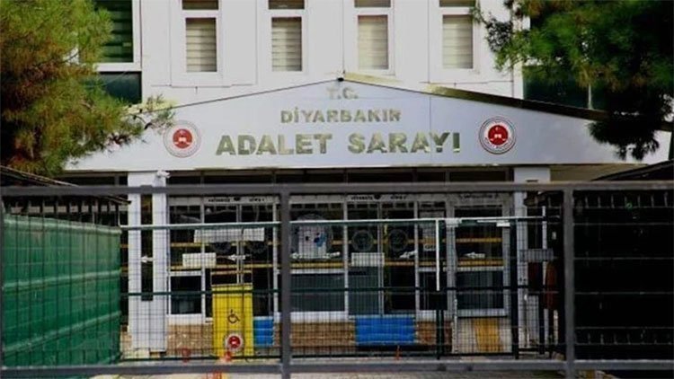 Diyarbakır'da DEM Parti yöneticileri gözaltına alındı