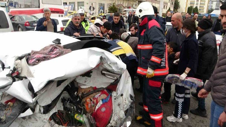 Malatya'da zincirleme kazada can pazarı: 1’i ağır 5 yaralı